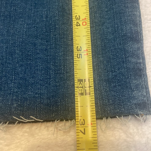 GOOD AMERICAN NWT Size 25 High Rise Crop Raw Edge Blue Jeans - Picture 7 of 11